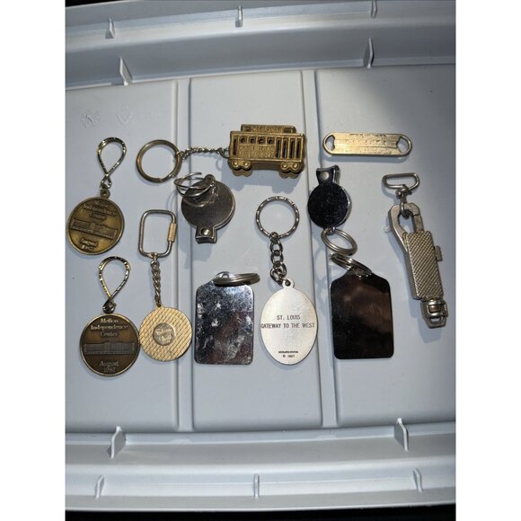 Souvenir Vintage Keychain Lot Military Cable Car Sydney Opera House US States - Picture 10 of 13